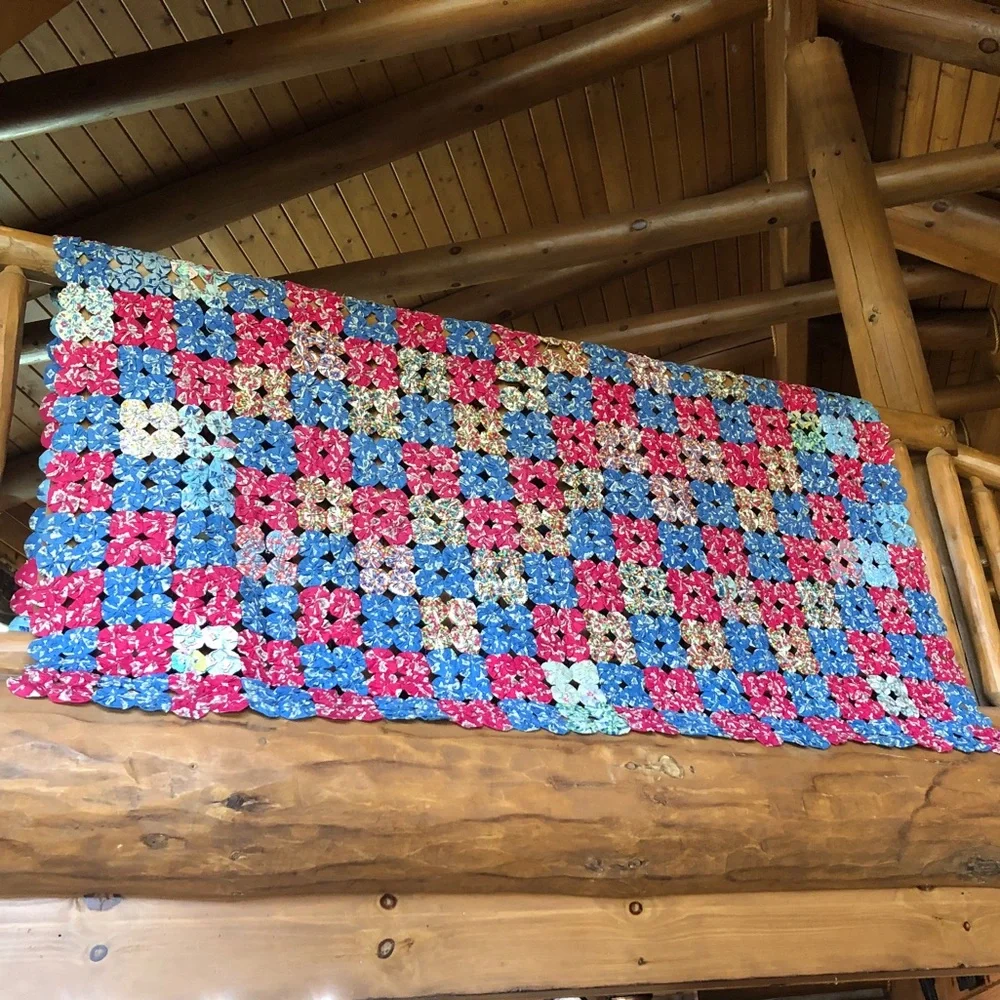 Antique Yo-yo Quilt, Suffolk Puff Coverlet Popcorn Quilt (appx 96”x90”)